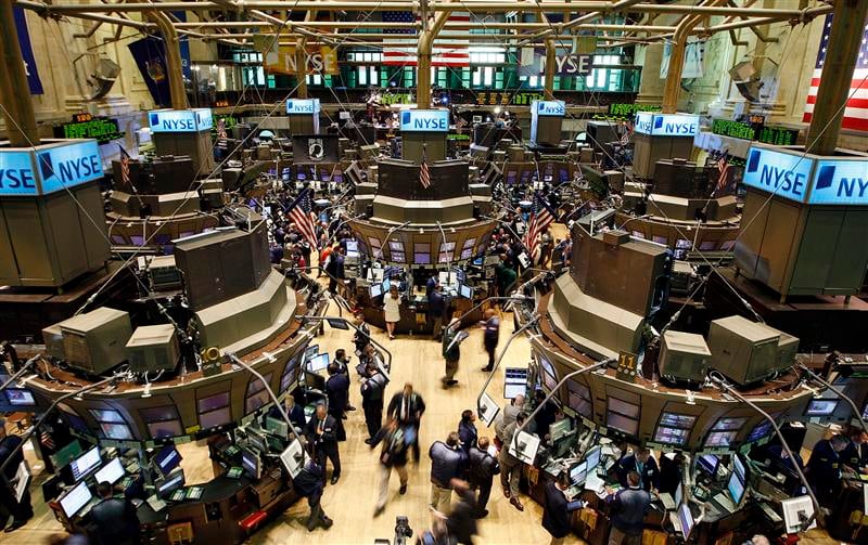 Pendant l'orage, l'investissement continue à Wall Street