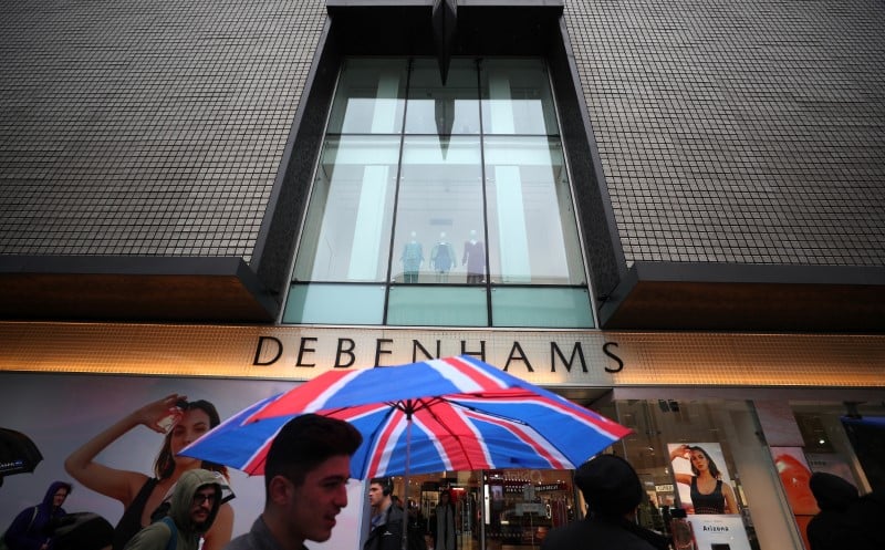 Debenhams dement une crise de liquidites