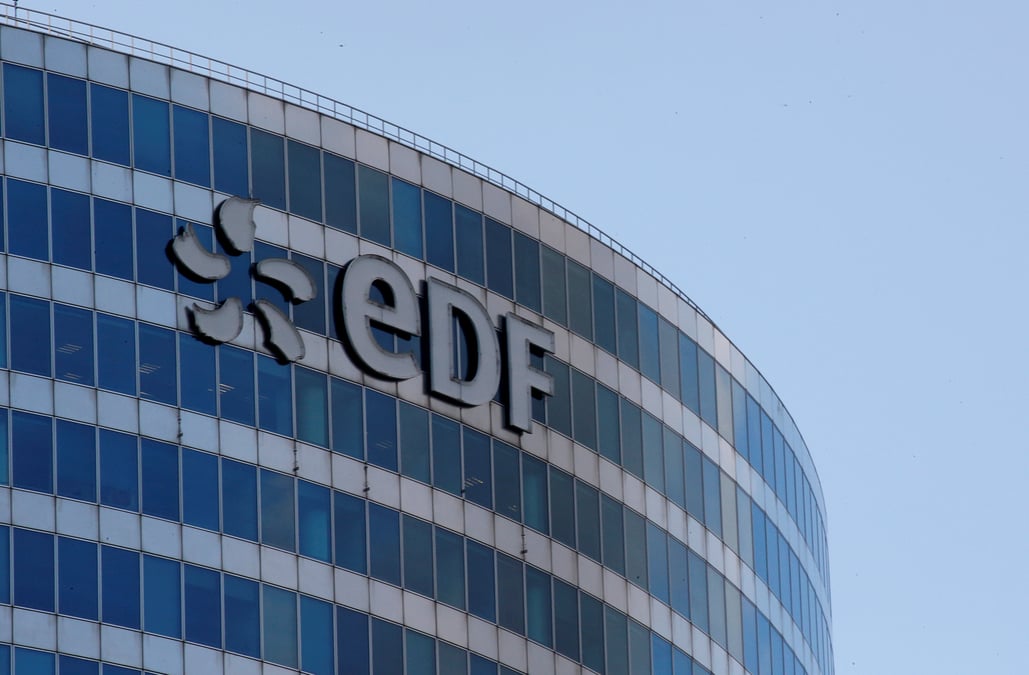 Deputes et senateurs ps proposent un referendum contre le "demantelement" d'edf