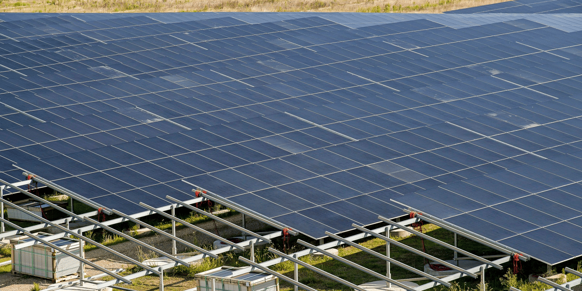 Centrale solaire Labarde pose