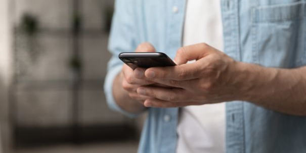 A la fin 2022, la part du territoire français totalement dépourvue de 4G est passée de 11% à 1,9%.