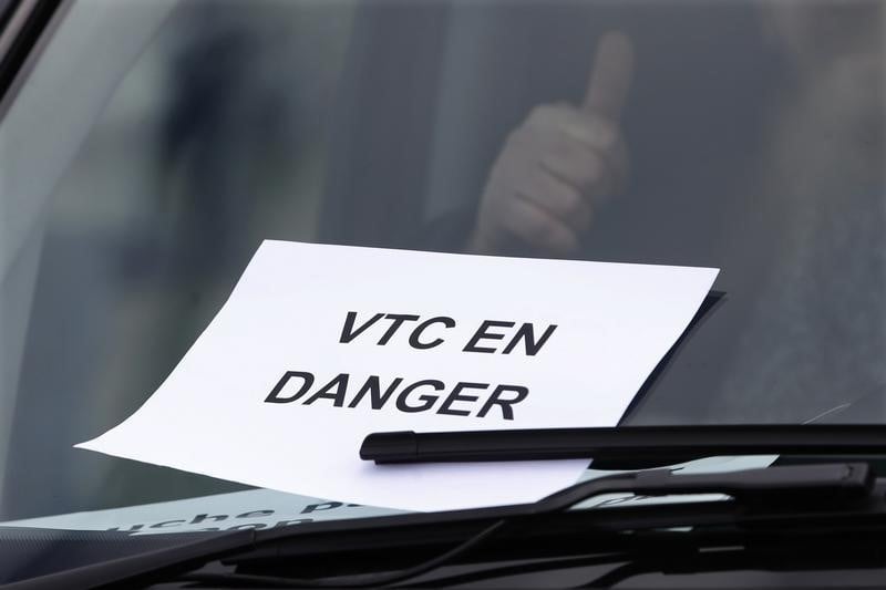 Les chauffeurs de vtc poursuivent leur mobilisation
