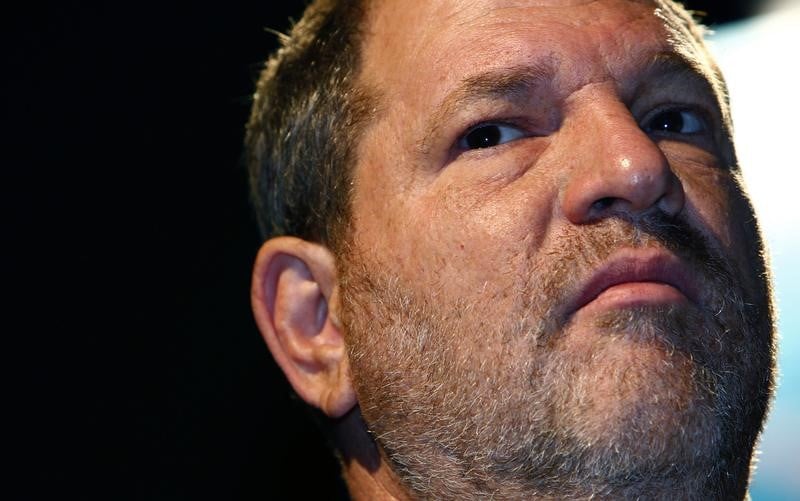 L'elysee envisage de retirer a weinstein sa legion d'honneur
