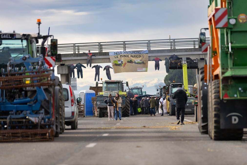 Environ 130 tracteurs s'apprêtent à entrer sur cette autoroute, dans un sens au niveau de Senlis, et dans l'autre à proximité de Compiègne, ont indiqué à l'AFP la préfecture et des agriculteurs (Photo d'illustration).