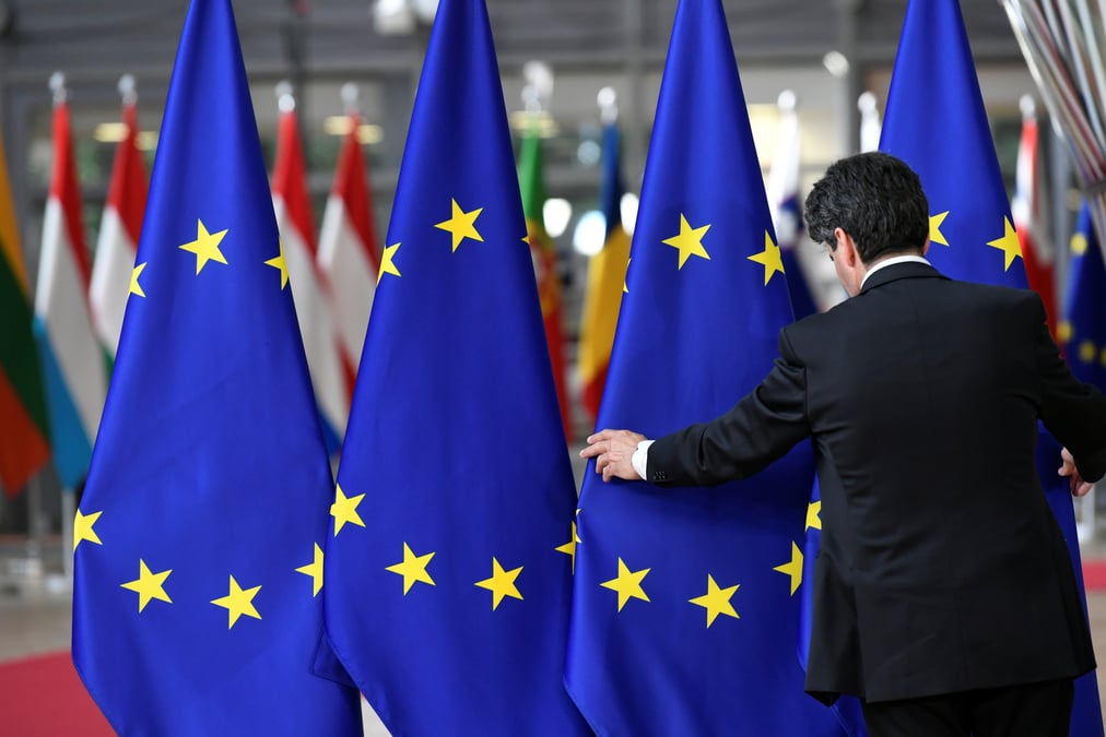 Les ministres de l'ue enterinent un accord de libre-echange avec hanoi