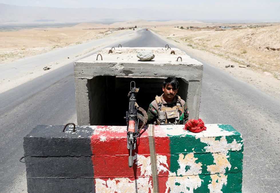 Les taliban attaquent la capital d'une province du nord-est de l'afghanistan