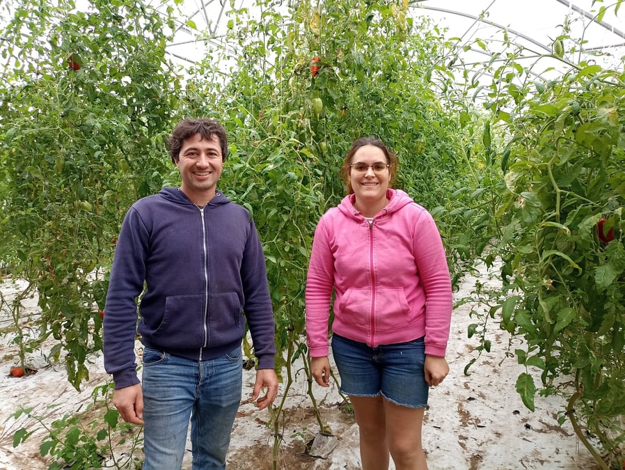 Cyril et Elodie Fournier, gérants de l'exploitation Le jardin de Cyril à Eysines.