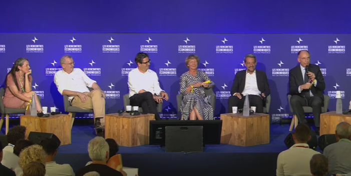 Emmanuelle Auriolle, économiste, François Villeroy de Galhau, Gouverneur de la Banque de France, Nicolas Dufourcq, directeur général BPI France, Stéphane Pallez, présidente directrice générale de FDJ United, Jean-Louis Girodolle, directeur général de la banque d’affaires Lazard, et Enrico Letta, doyen et président de l’Institut Jacques Delors.