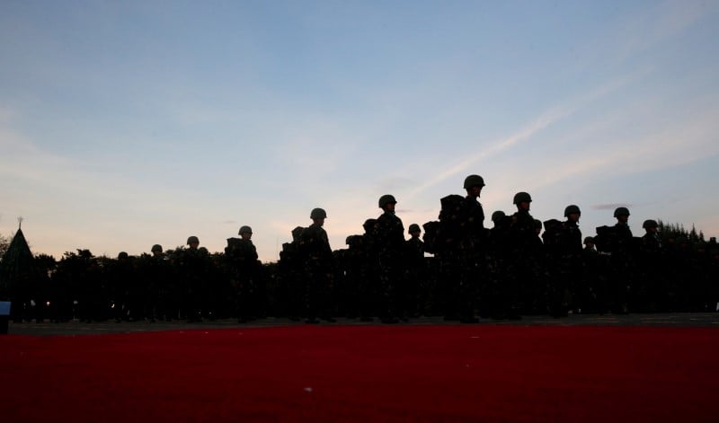 Un soldat philippin decapite par les islamistes d'abu sayyaf