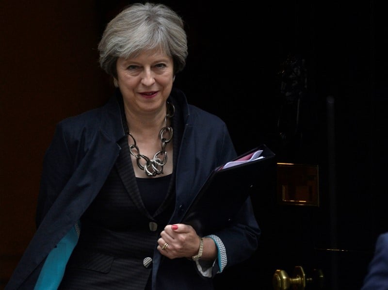 May veut lier accord de transition et accord commercial avec l'ue