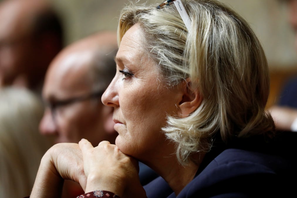 Contrainte a une expertise psychiatrique, le pen s'indigne