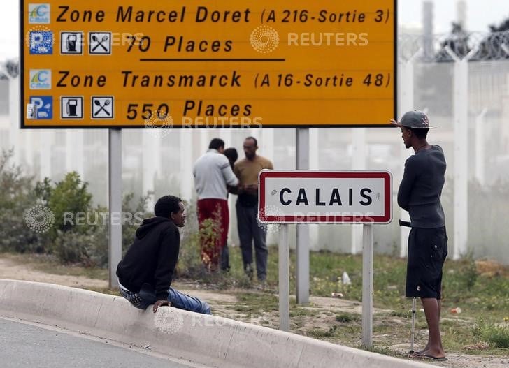 Des refugies syriens evacues du port de calais