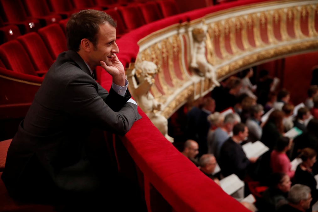 Legere baisse de la cote de confiance d'emmanuel macron, selon le barometre harris interactive