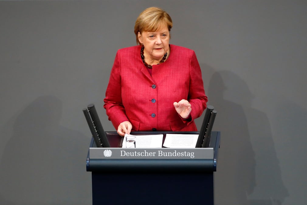 Merkel s'en prend a ceux qui minimisent les risques du coronavirus