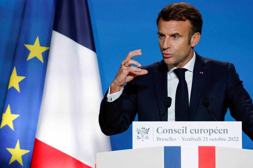 Le president francais emmanuel macron s'exprime lors du sommet des dirigeants de l'union europeenne