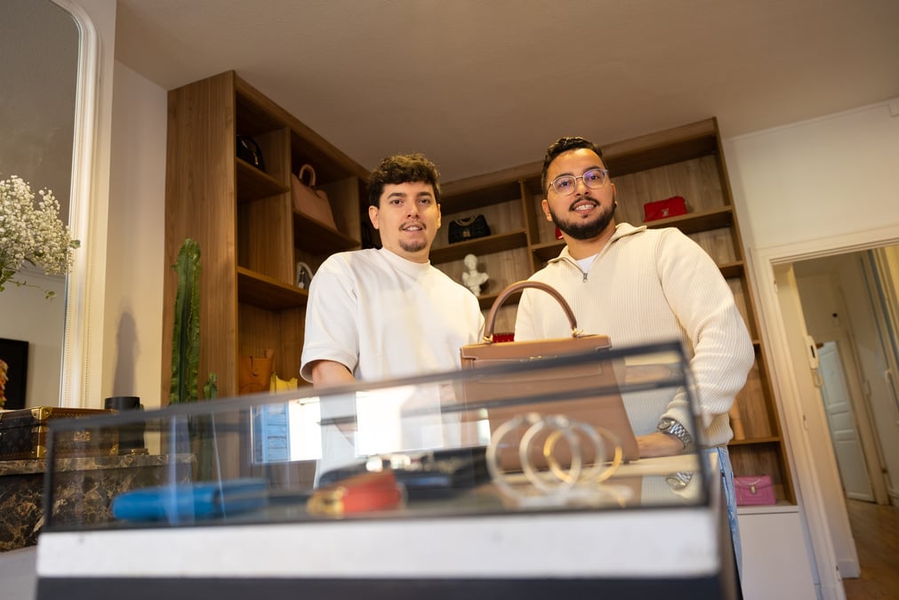 Romain Gia et Bryan Taoui, les cofondateurs d'Ormain, spécialisée dans le luxe de seconde main, ouvrent leur première boutique à Toulouse.