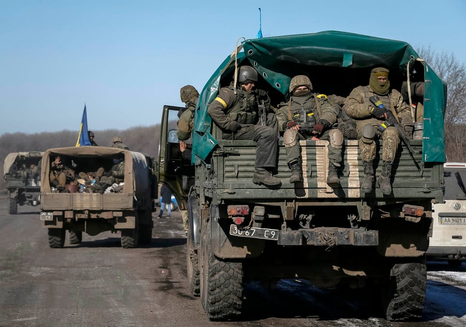 Kiev dit que ses troupes se retirent de la ville de debaltseve
