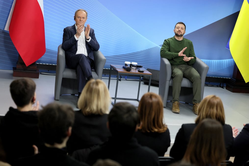 Le premier ministre polonais donald tusk et le president ukrainien volodymyr zelenskiy