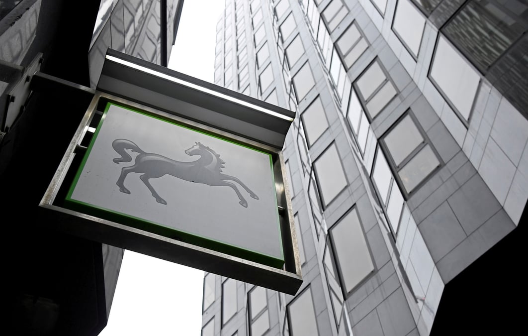 Lloyds: bond des benefices au t1, le dg sur le depart