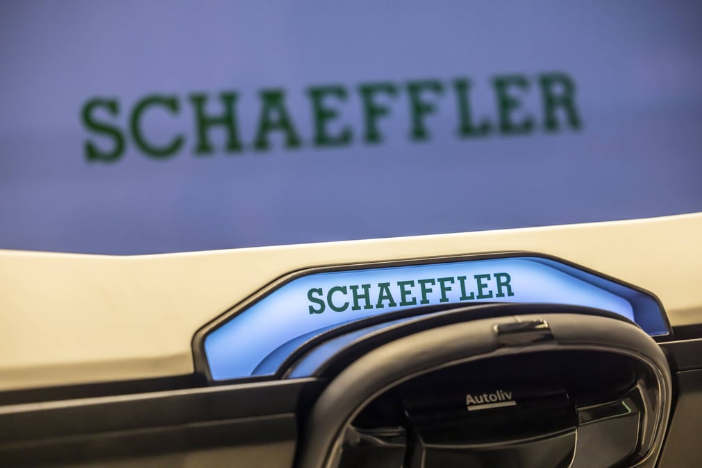 Le groupe Schaeffler emploie 120.000 personnes depuis la fusion, sur 100 sites, et pour un chiffre d'affaires annuel d'environ 25 milliards d'euros.