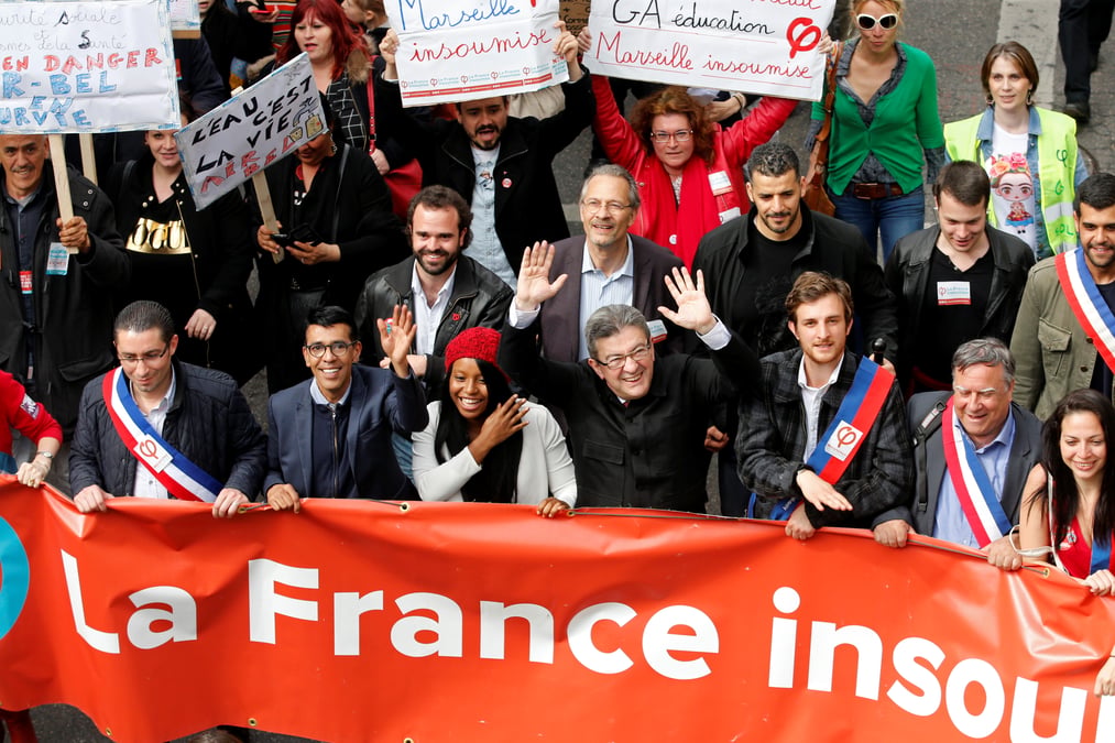Marseille: des milliers de personnes a la marche "stop macron"