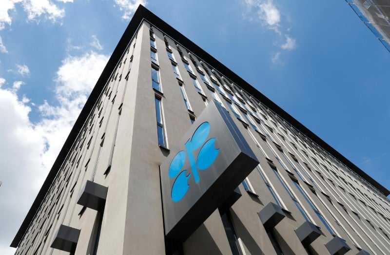L'opep+ a moins reduit sa production en juillet