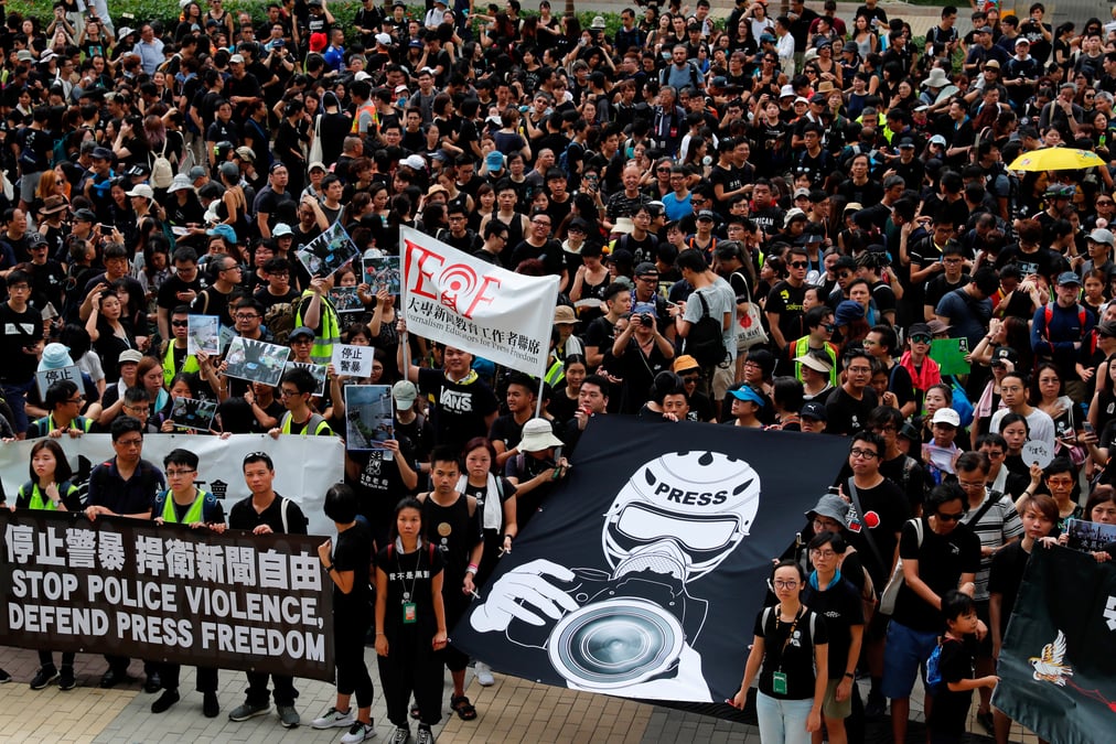 Les protestataires ne relachent pas la pression a hong kong