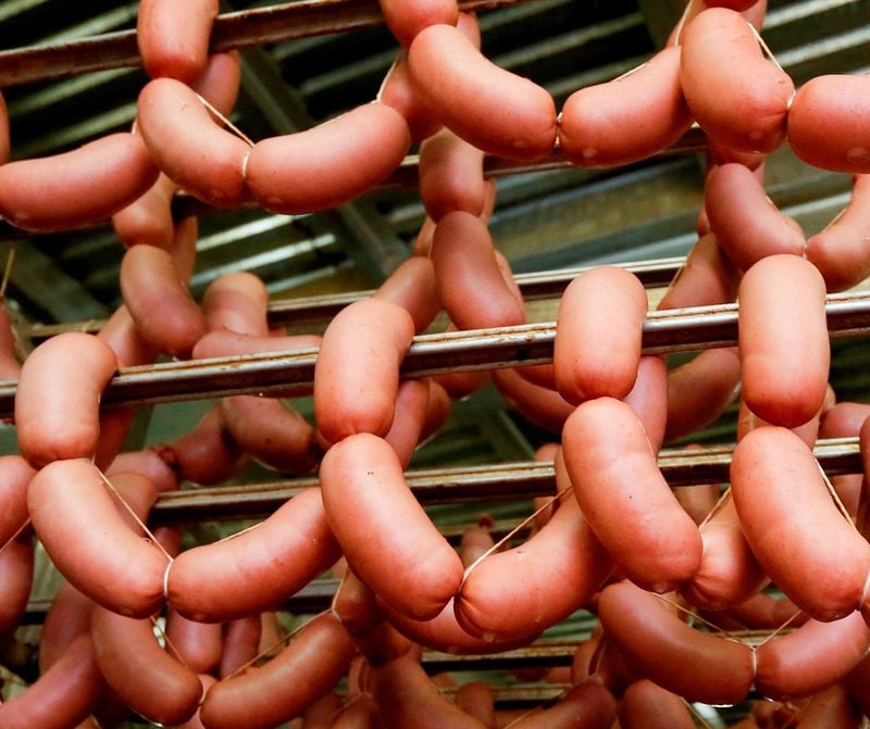 Consommer de la viande transormee augmente les risques de cancer, selon l'oms