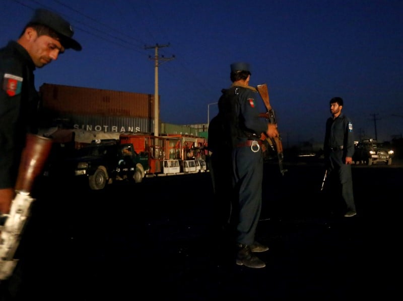 Un attentat revendique par les taliban pres d’un hotel a kaboul