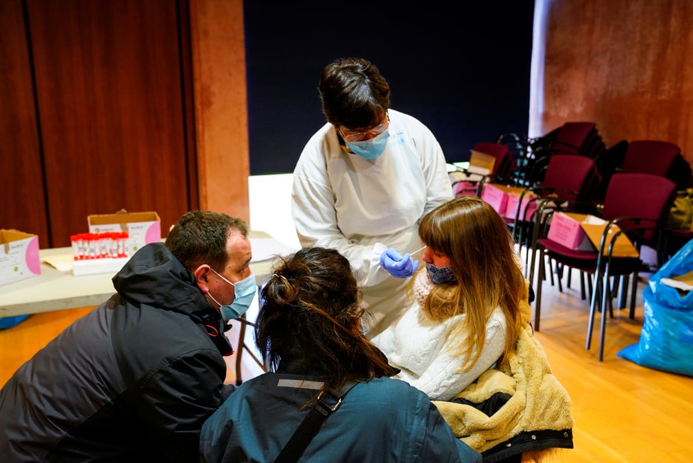 Coronavirus: le taux d’incidence du virus en espagne depasse les 500 cas pour 100.000 personnes