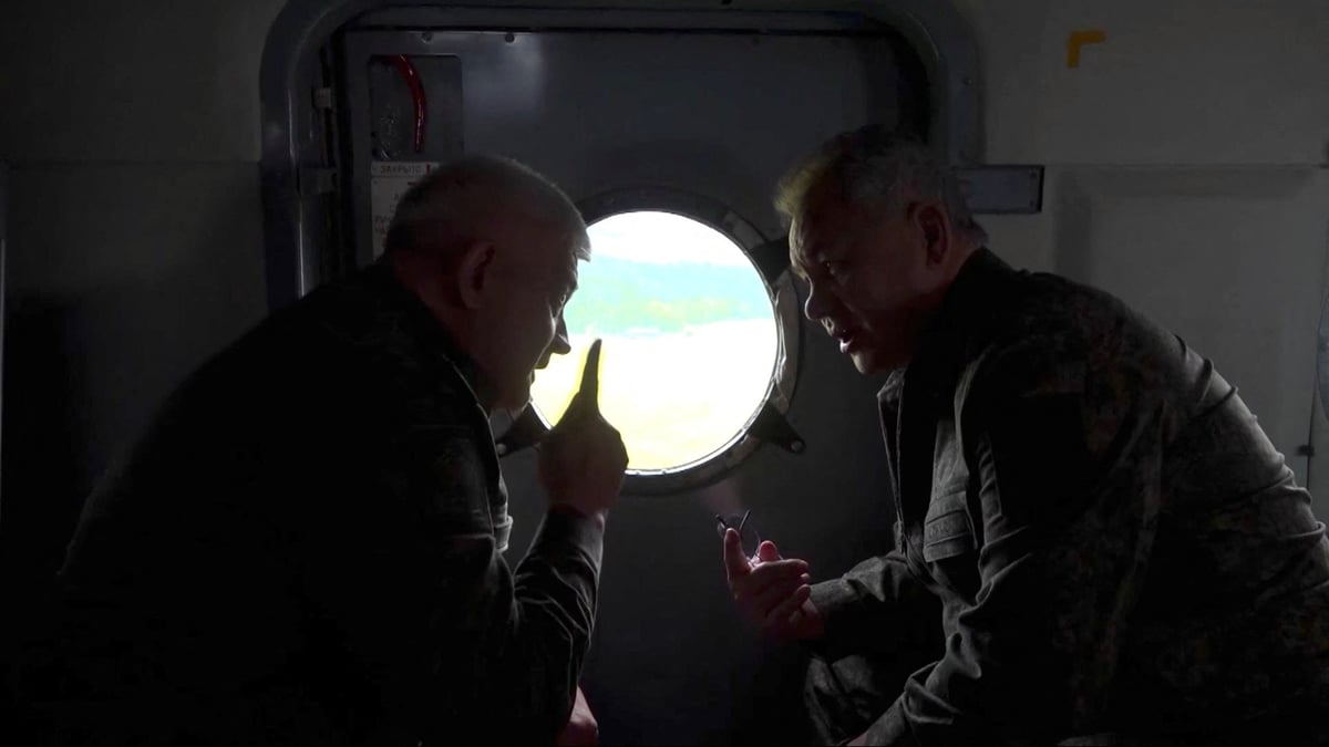 Serguei choigou visite les troupes russes