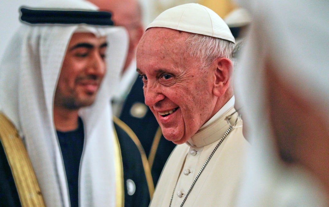 Francois aux emirats arabes unis; premier pape dans la peninsule arabique