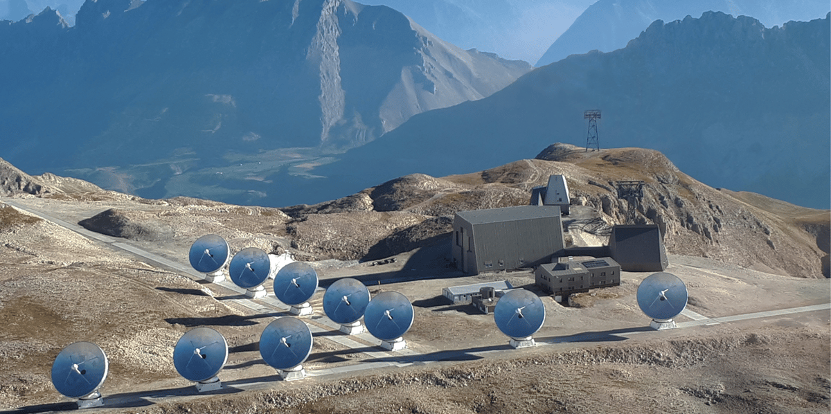 Leader pour les hexapodes destinés aux grands télescopes terrestres, Symétrie équipe notamment l'Interféromètre du Pic de Bure, dans les Hautes Alpes.