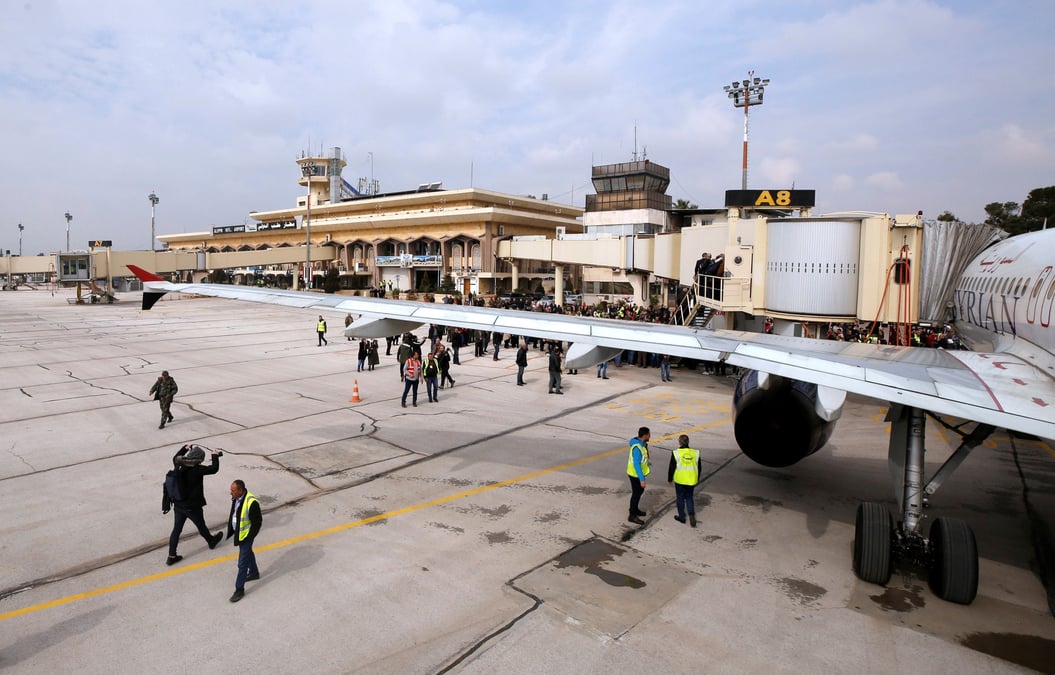 Un raid israelien endommage la piste de l'aeroport d'alep, rapportent les medias syriens