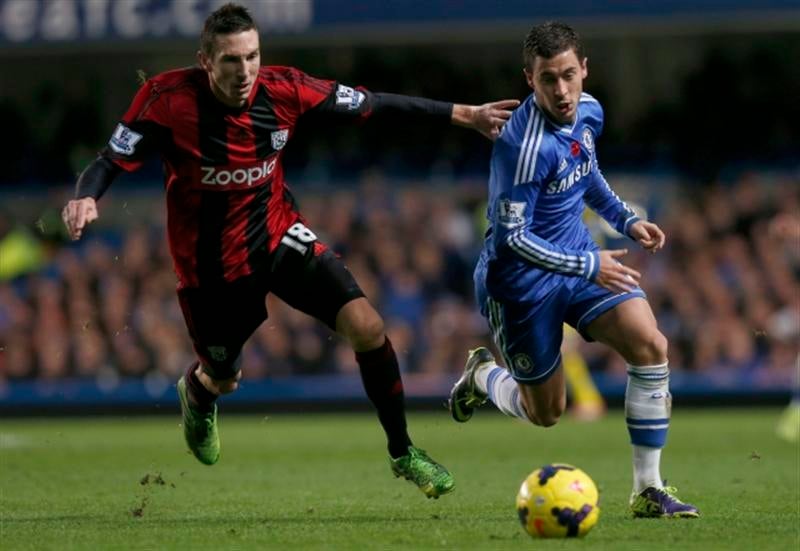 Premier League: Chelsea cale, Liverpool en profite