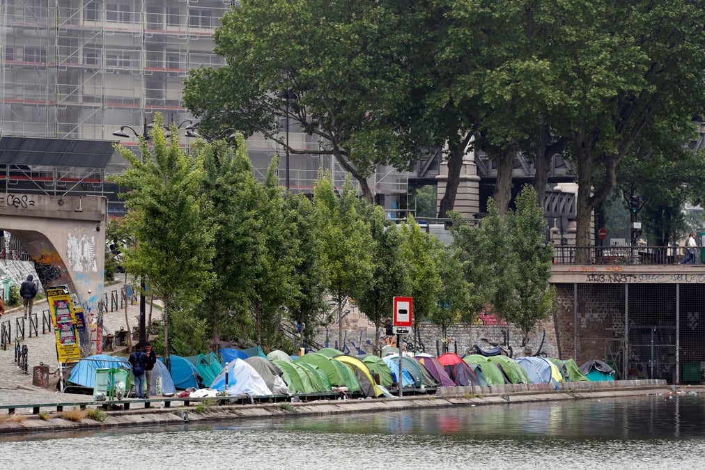 Collomb veut faire en sorte que les migrants ne reviennent plus a paris