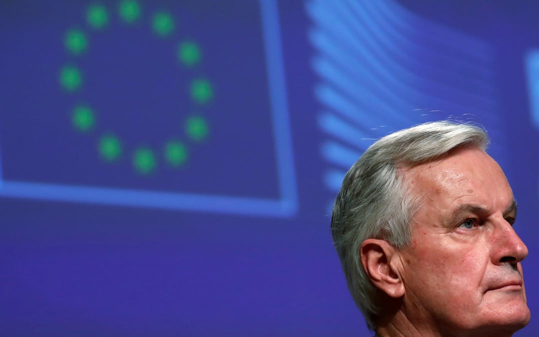 Barnier demande a l'ue de s'abstenir d'entrer dans une guerre des vaccins avec londres, selon the times