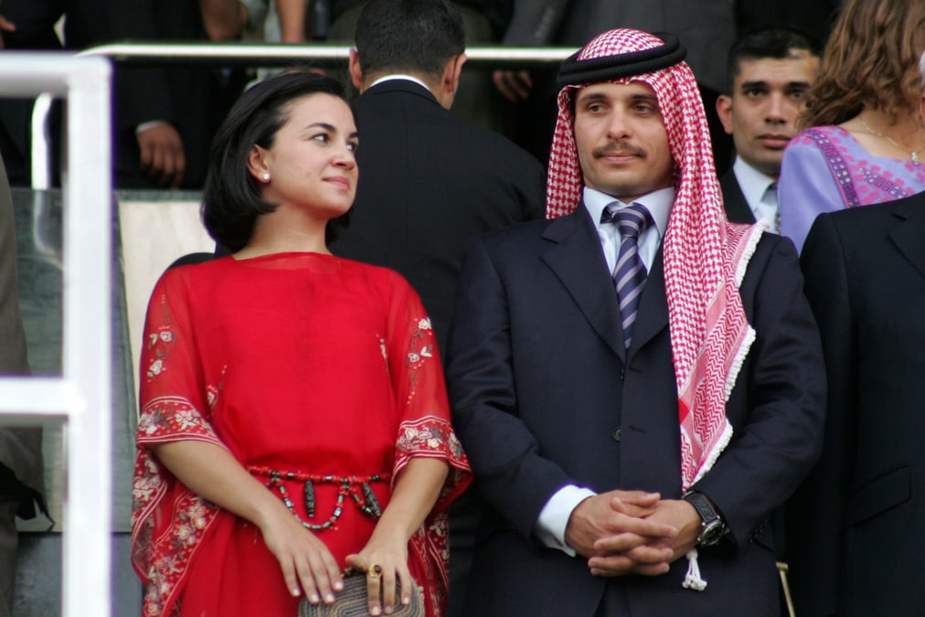 Jordanie: en residence surveillee, le prince hamza refuse de se taire