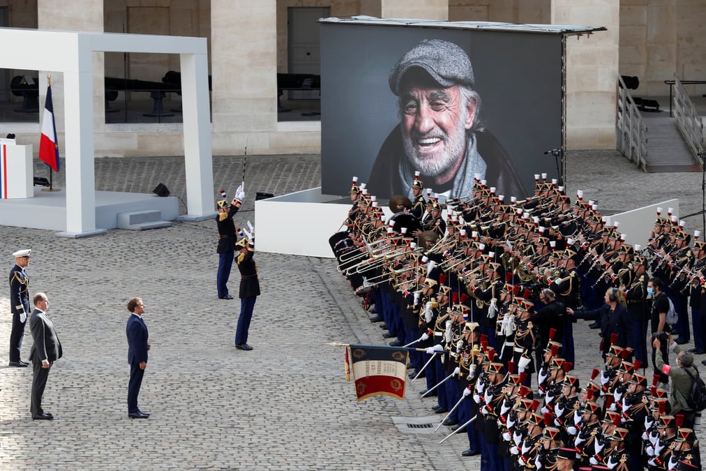 Adieux solennels a belmondo, "heros aux mille visages"