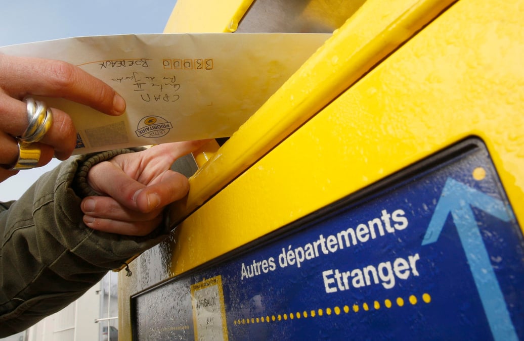 e contrat de présence postale territoriale doit être amputé de 50 millions d'euros cette année.