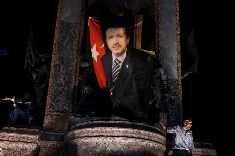 La turquie promet plus de democratie apres le putsch avorte
