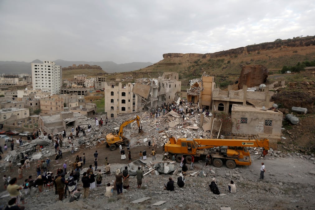 Un raid aerien fait une douzaine de morts a sanaa au yemen
