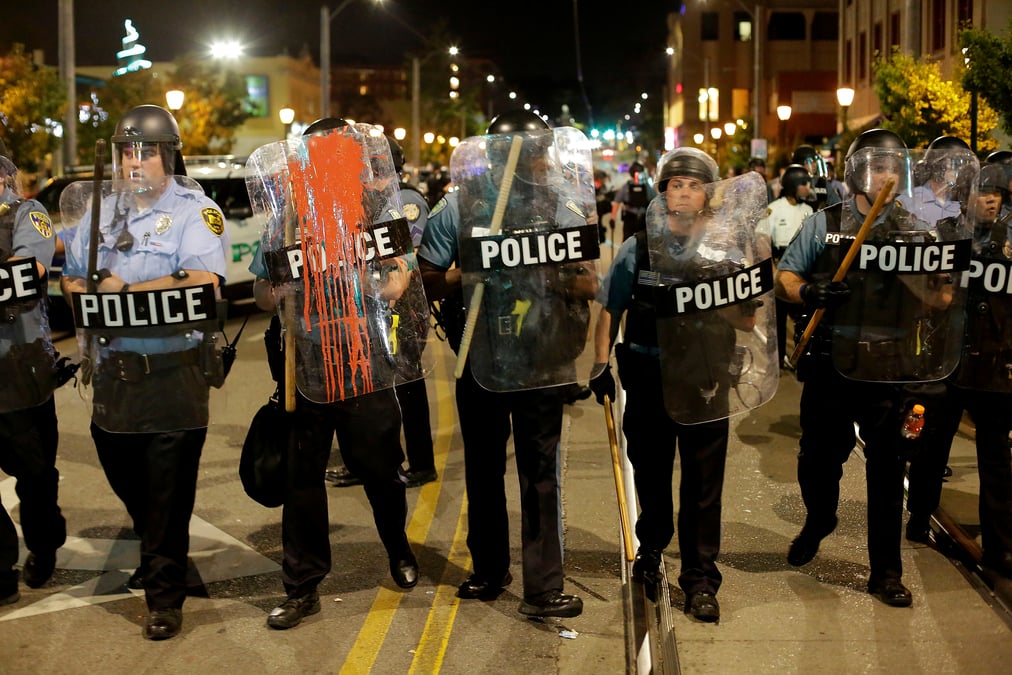 Usa: nouveaux heurts a st louis apres la relaxe d'un ex-policier