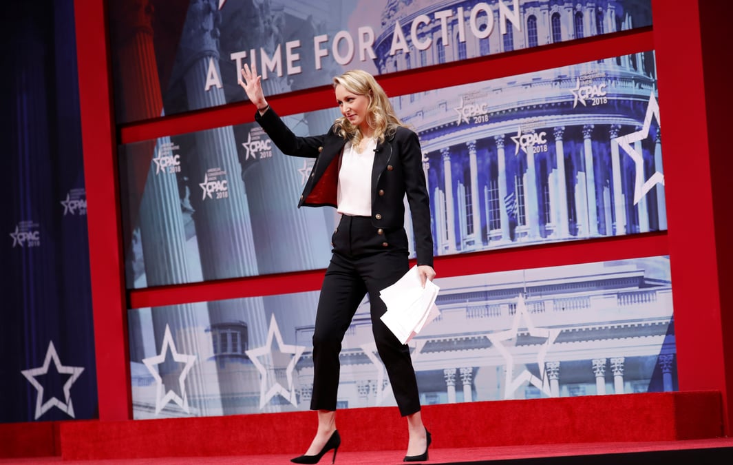 Bannon predit un grand destin a marion marechal-le pen