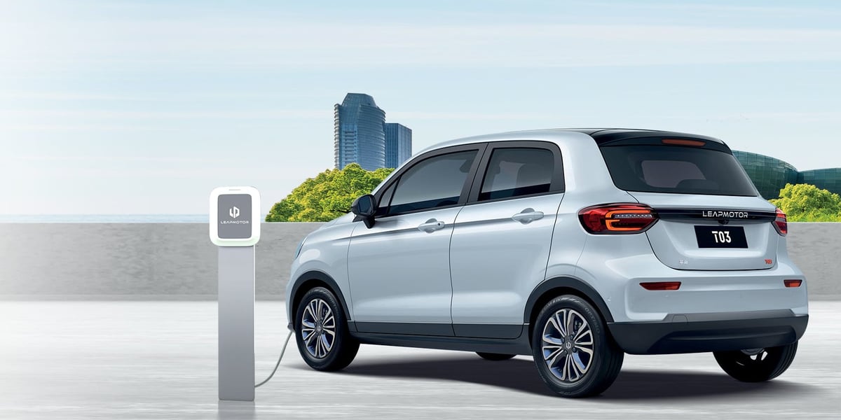 Le chinois Leapmotor s'est associé avec Stellantis en octobre dernier, afin d'accélérer sur les petites voitures électriques. Leapmotor propose actuellement une voiture à 26.000 euros, la T03.