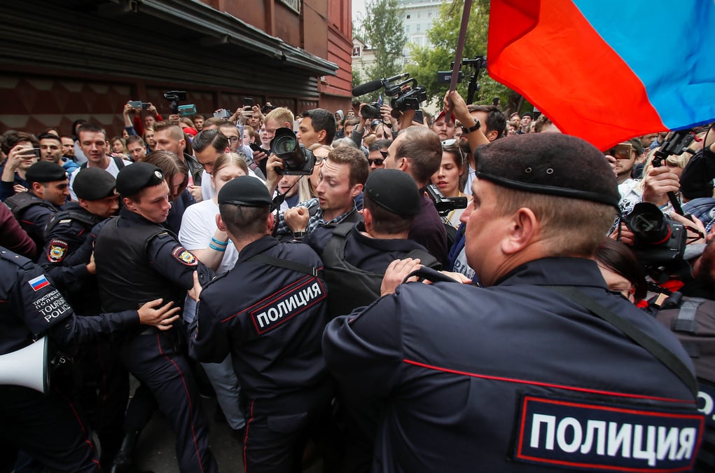 Arrestations avant la manifestation prevue samedi a moscou
