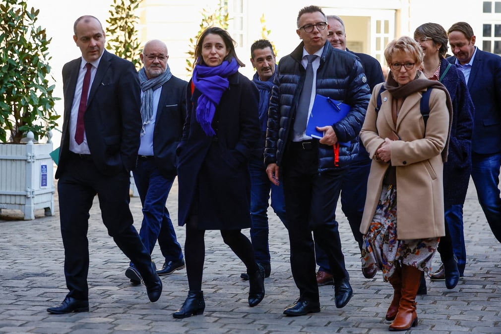 Les dirigeants de l'intersyndicale a leur arrivee a matignon