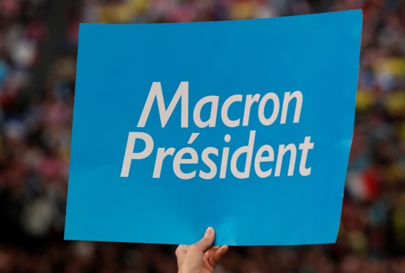 Macron lance sa "generation" a l'assaut du pouvoir