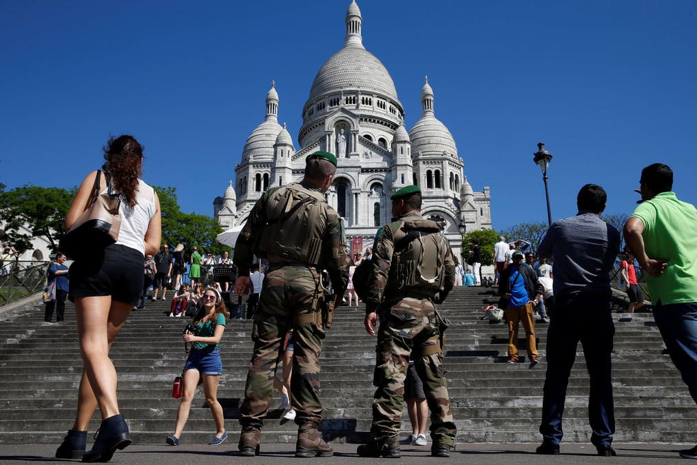 Philippe assure ne pas vouloir un etat d'urgence permanent