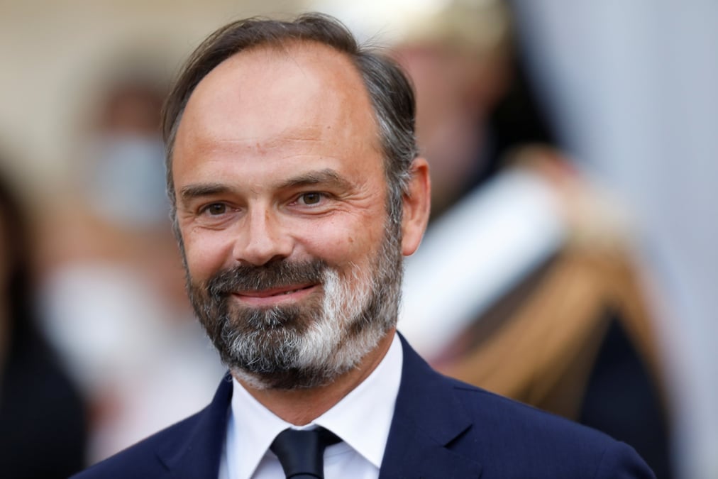 France: philippe annonce son soutien "complet" a macron pour 2022
